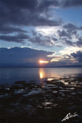 sunset off Cabilao island, getting ready for the houseree... by Adriano Trapani 